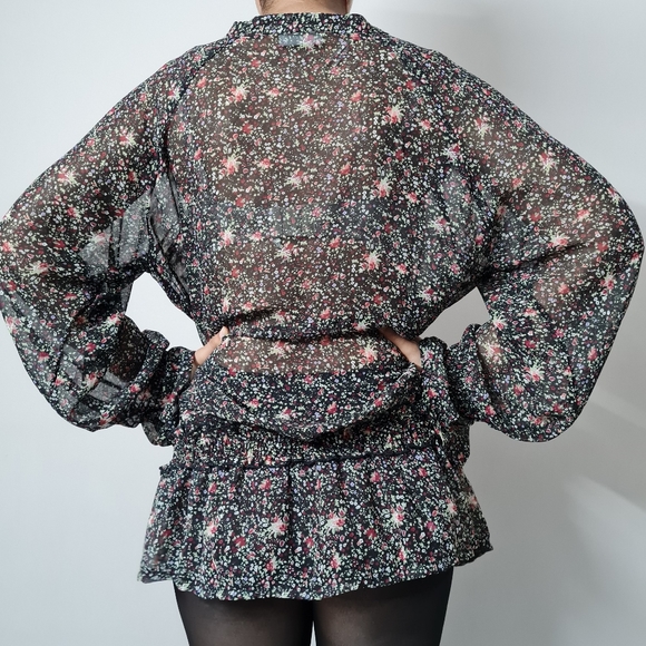 Georgette floral printed Short dress in black - Picture 9 of 9